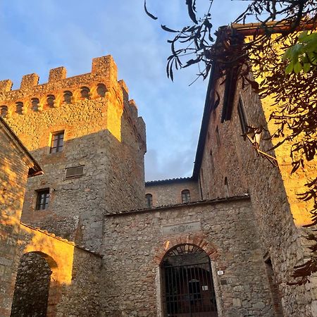 Castel Pietraio Villa มอนเตริจโจนี ภายนอก รูปภาพ