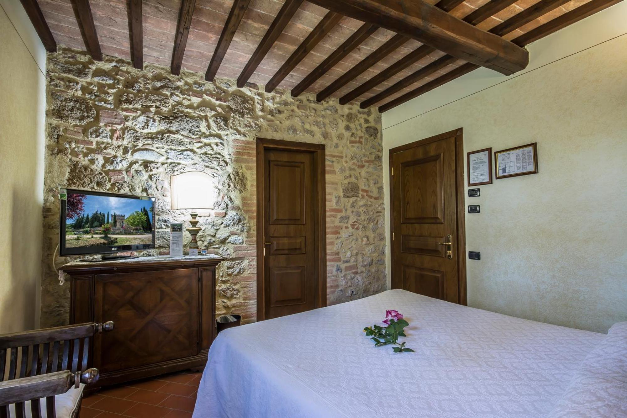 Castel Pietraio Villa มอนเตริจโจนี ภายนอก รูปภาพ