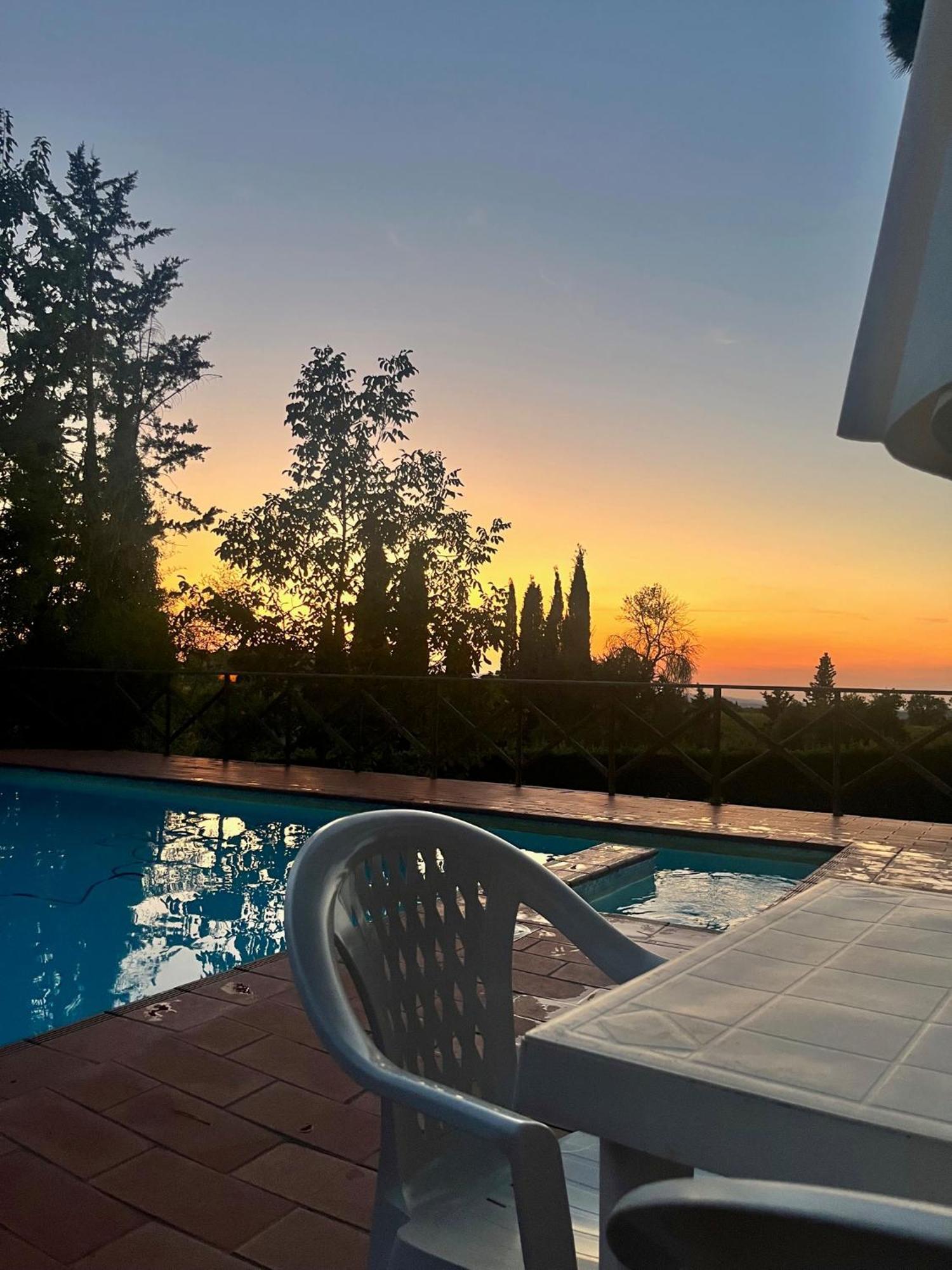 Castel Pietraio Villa มอนเตริจโจนี ภายนอก รูปภาพ