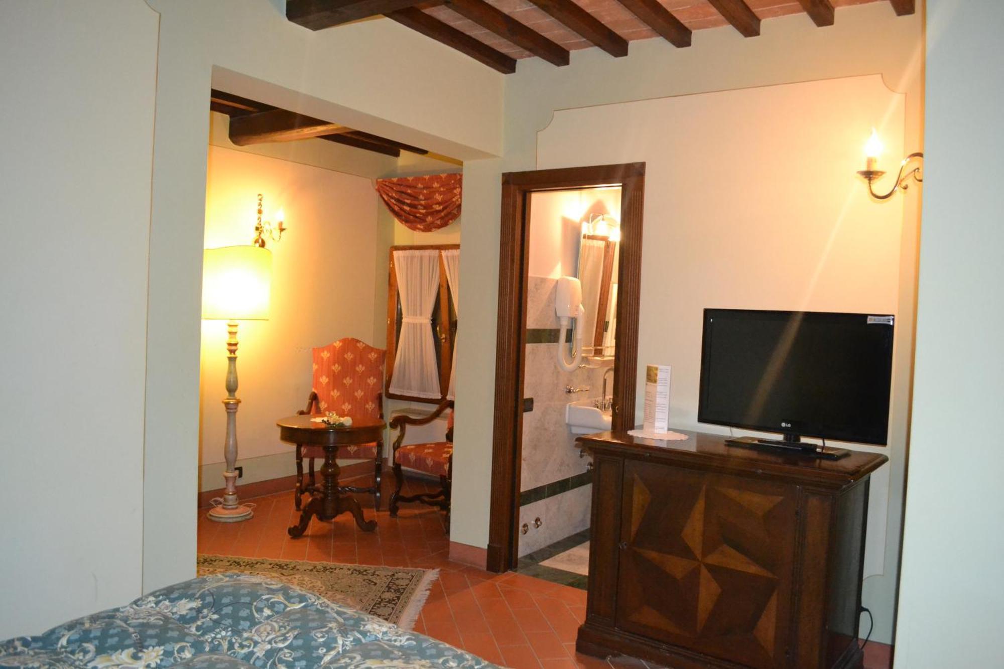 Castel Pietraio Villa มอนเตริจโจนี ภายนอก รูปภาพ