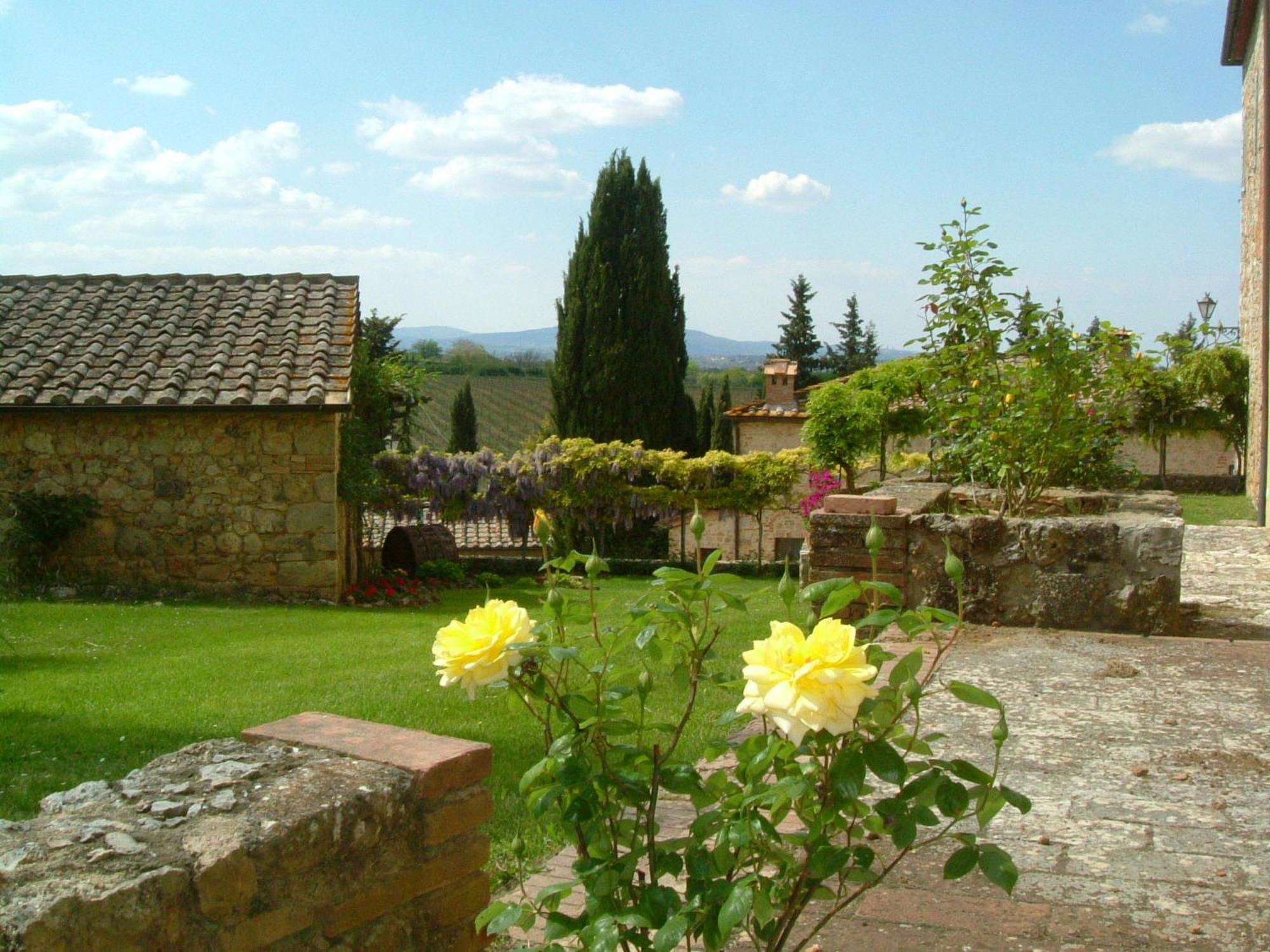 Castel Pietraio Villa มอนเตริจโจนี ภายนอก รูปภาพ